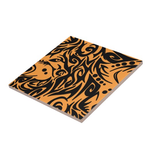 Abstract ontwerp met zwarte tribaal op Oranje Tegeltje (Zijkant)