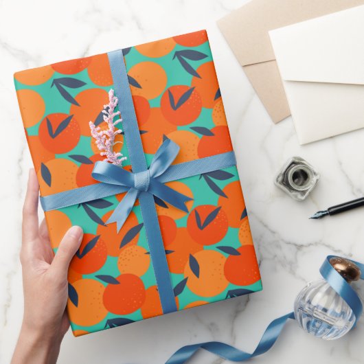 Abstract Oranje fruitpatroon Cadeaupapier (Geschenken)