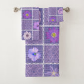 Abstract Paars patchwork Floral Quilting Squares Bad Handdoek (Insitu)