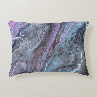 Abstract paarse en turquoise stroom accent kussen