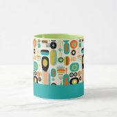 Abstract patroon levendig midcentury modern naam mok (Midden)
