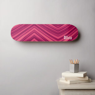 Abstract Roze Gestreept Patroon met Naam Sjabloon Persoonlijk Skateboard