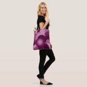 abstract roze paars geometrisch patroon tote bag (Op model)