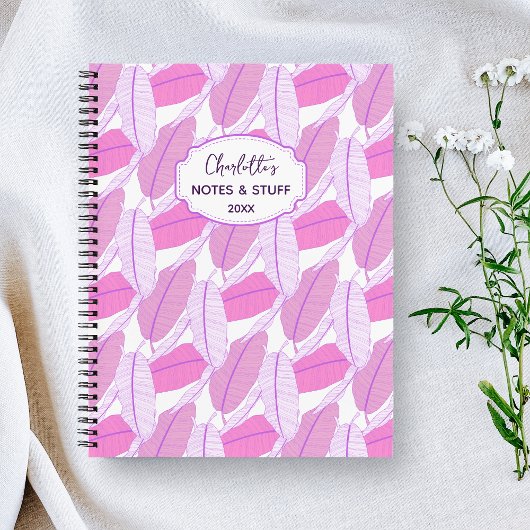 Abstract roze paarse tropische palmblad monogram notitieboek