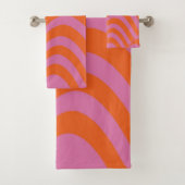 Abstract Roze Sinaasappel Retro Wavy Stripe Bold M Bad Handdoek (Insitu)