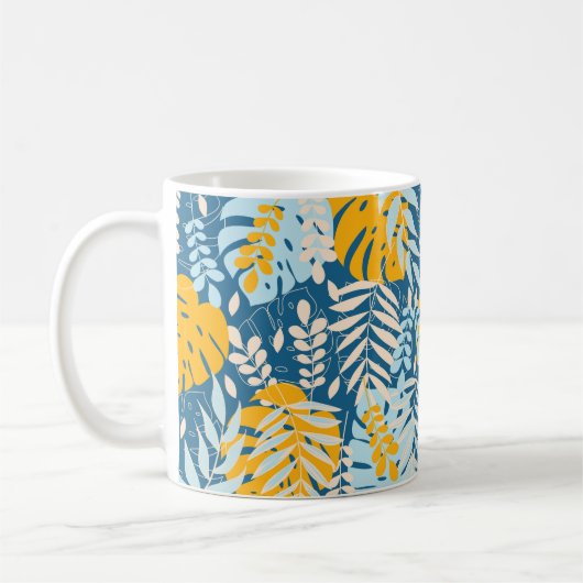 Abstract seamless pattern with tropical leaves and koffiemok (Links)