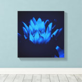 Abstract stromend blauw water Lily Lotus Canvas Afdruk (Insitu (Houten vloer))