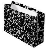 Abstract Terrazzo Mosaic Black en White Pattern Groot Cadeauzakje (Voorkant Gekanteld)