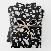 Abstract Terrazzo Mosaic Black en White Pattern Inpakpapier Vel (In situ)