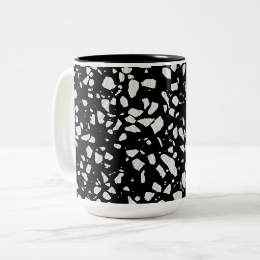 Abstract Terrazzo Mosaic Black en White Pattern Tweekleurige Koffiemok (Voorkant links)