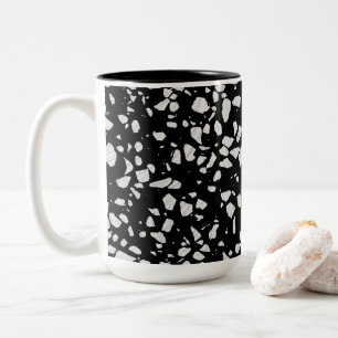 Abstract Terrazzo Mosaic Black en White Pattern Tweekleurige Koffiemok