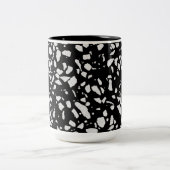 Abstract Terrazzo Mosaic Black en White Pattern Tweekleurige Koffiemok (Center)
