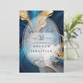 Abstract vloeibaar goud op blauw marmer save the date (Staand voorkant)
