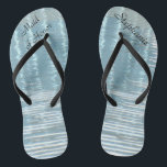 Abstract Water Maid of Honor Bruiloft Teenslippers<br><div class="desc">Deze gepersonaliseerde, comfortabele Maid of Honor Teenslippers zijn een eenvoudig, elegant en chique cadeau voor leden van de bruidsfeestje - bruid, bruidsmeisje, bruidsmeisje ... Ze zullen toevoegen aan de festiviteiten van uw trouwdag, vrijgezellenfeest of andere viering. Geweldig aan het strand! Eenvoudig aan te passen naam en titel. Originele abstracte foto...</div>