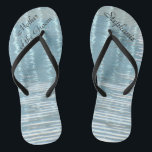 Abstract water moeder van bruidegom bruiloft Teens Teenslippers<br><div class="desc">Deze gepersonaliseerde, comfortabele Moeder van de Bruidegom Teenslippers zijn een eenvoudig, elegant en chique geschenk voor leden van de bruidsfeest - bruid, bruidsmeisje, bruidsmeisje, bruidsmeisje... Ze zullen bijdragen aan de festiviteiten van uw trouwdag, vrijgezellenfeest of andere viering. Geweldig aan het strand! Makkelijk aan te passen naam en titel. Originele abstracte...</div>