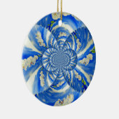 Abstract wit blauw bloemenschilderij keramisch ornament (Rechts)