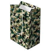 Abstract Woodland Camouflage Pattern Green and Tan Medium Cadeauzakje (Achterkant Gekanteld)