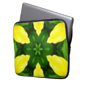 ABSTRACT YELLOW AND GREEN DRAWING. SAMER BRASIL. 3 LAPTOP SLEEVE (Voorkant Links)