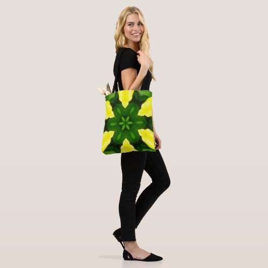 ABSTRACT YELLOW AND GREEN DRAWING. SAMER BRASIL. 3 TOTE BAG (Op model)