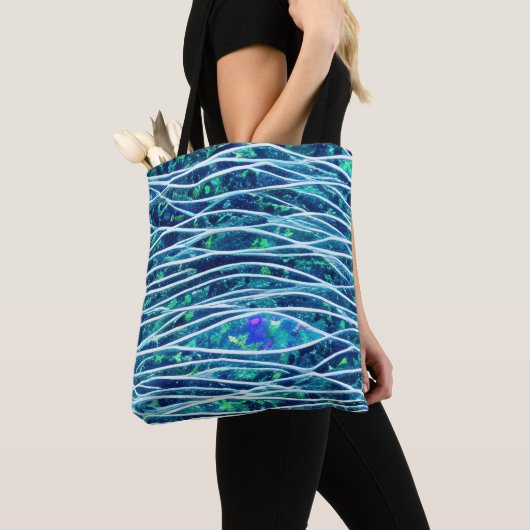 Abstract zeegezicht gebroken golven 19 tote bag (Dichtbij)
