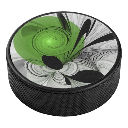 Abstract Zwart-wit met Groene Fractal Art Hockey Puck (3/4)