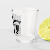 Abstract Zwart-wit met Groene Fractal Art Shot Glas (Rechts)