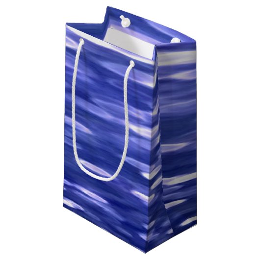 Abstracte #3: Blauwe shimmer Klein Cadeauzakje (Voorkant Gekanteld)