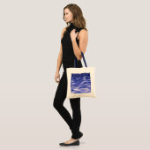Abstracte #3: Blauwe shimmer Tote Bag (Voorkant (model))