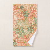 Abstracte acerbladeren op krasachtige koraalachter bad handdoek (Handdoek)