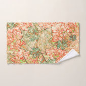 Abstracte acerbladeren op krasachtige koraalachter bad handdoek (Handdoek)