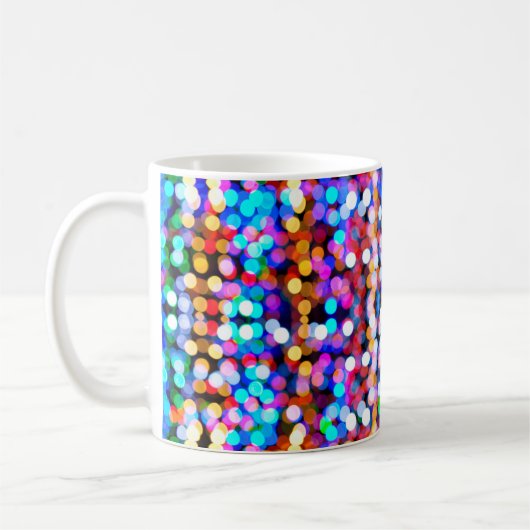 Abstracte achtergrondvervaging koffiemok (Links)