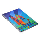 Abstracte art junk boat tegen Deep Blue Sky Notitieboek (Rechterzijde)