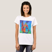 Abstracte art junk boat tegen Deep Blue Sky T-shirt (Voorkant volledig)