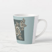 Abstracte beige lichtblauwe fractale kunstspiralen latte mok (Rechts)