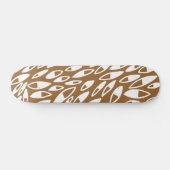 Abstracte benzine - wit op bruin skateboard (Horizontaal)