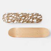 Abstracte benzine - wit op bruin skateboard (Horizontaal)