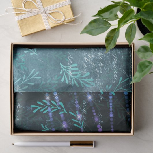 Abstracte bladeren en strijklichten op groen tissuepapier (Geschenk)