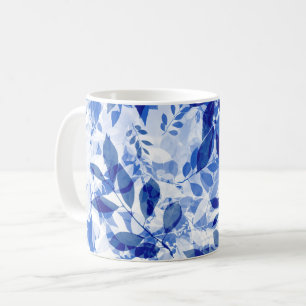 Abstracte blauw en witte bladeren koffiemok