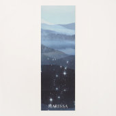 Abstracte blauwe bergen, speciaal aangepast yogamat (Voorkant)