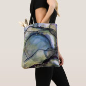 Abstracte blauwe en goudalcoholinkt Vloeibare kuns Tote Bag (Dichtbij)
