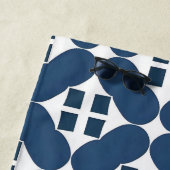 Abstracte blauwe geometrische vormen strandlaken (In situ)