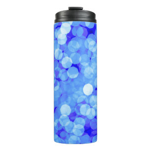 Abstracte blauwe kleuren licht. Klassieke blauwe b Thermosbeker