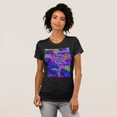 Abstracte blauwe paarse zonnebloem | retro funky t-shirt (Voorkant volledig)