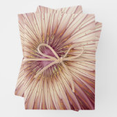 Abstracte bloeiende fractale kunst en schaduwen va inpakpapier vel (In situ)