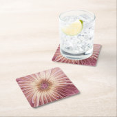 Abstracte bloeiende fractale kunst en schaduwen va kartonnen onderzetters (Insitu)