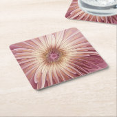 Abstracte bloeiende fractale kunst en schaduwen va kartonnen onderzetters (Schuin)
