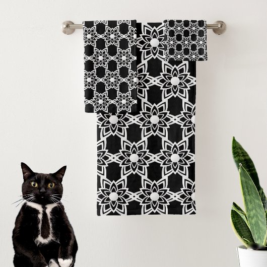 Abstracte bloem Mandala-patroon op zwart Bad Handdoek