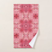 Abstracte bloemblaadjes in zacht koraal roze bad handdoek (Handdoek)