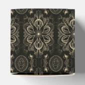 Abstracte bloemenzwarte en gouden kubus bedankdoosjes (Bovenkant)