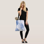 Abstracte Bloemschikking Boodschappen Strand Tote Bag (Op model)